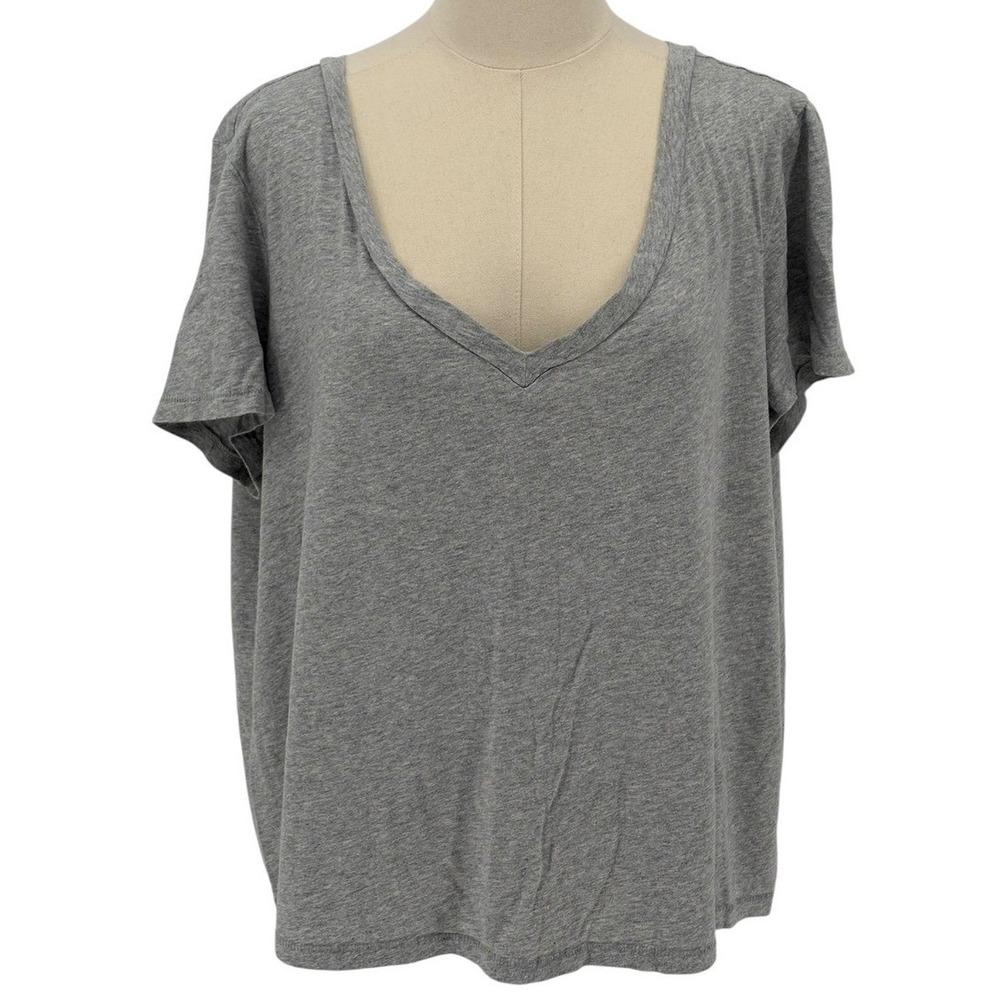 Gap 100% Organically Grown Cotton Gray V Neck Cropped Tee (Size XXL)